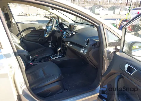 2015 Ford Fiesta Titanium z USA, uszkodzony, nr VIN 3FADP4FJ7FM140837